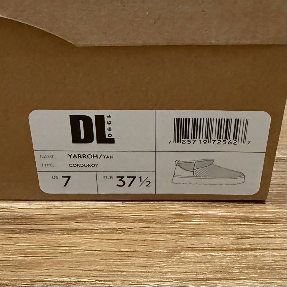 Dirty Laundry Corduroy Ribbed Platform Mini Boot - Picture 5 of 5